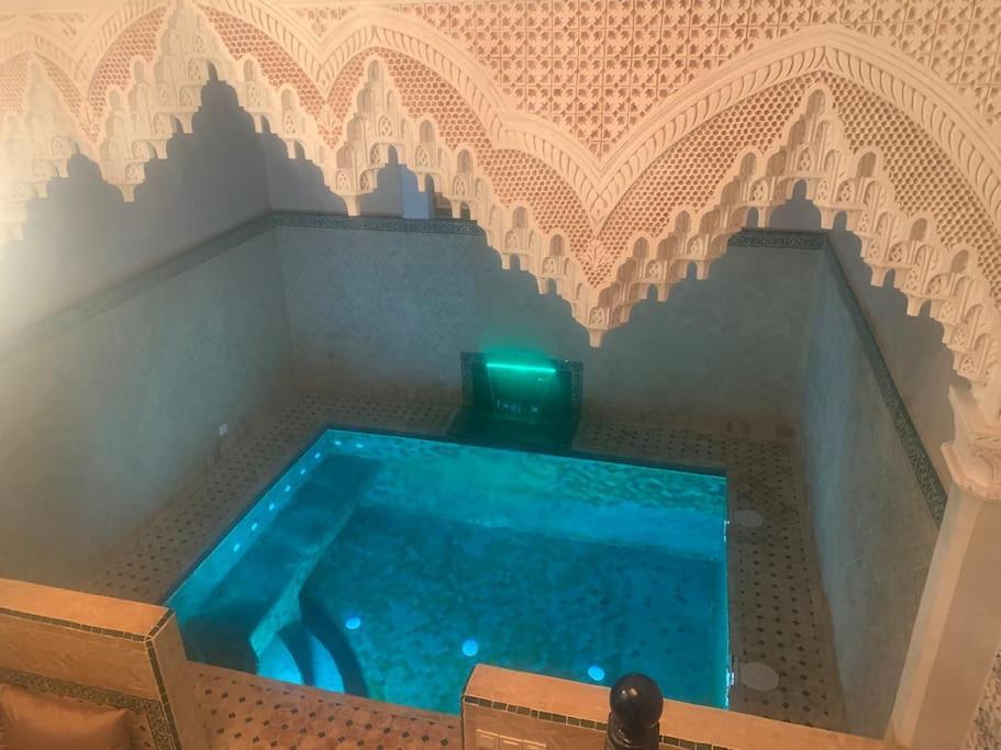 Super Riad Avec Piscine Interieure Marrakesh Exterior photo