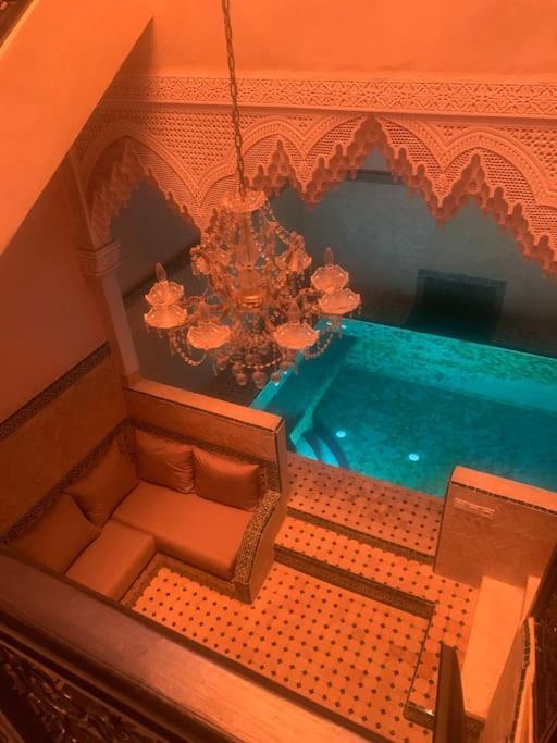 Super Riad Avec Piscine Interieure Marrakesh Exterior photo