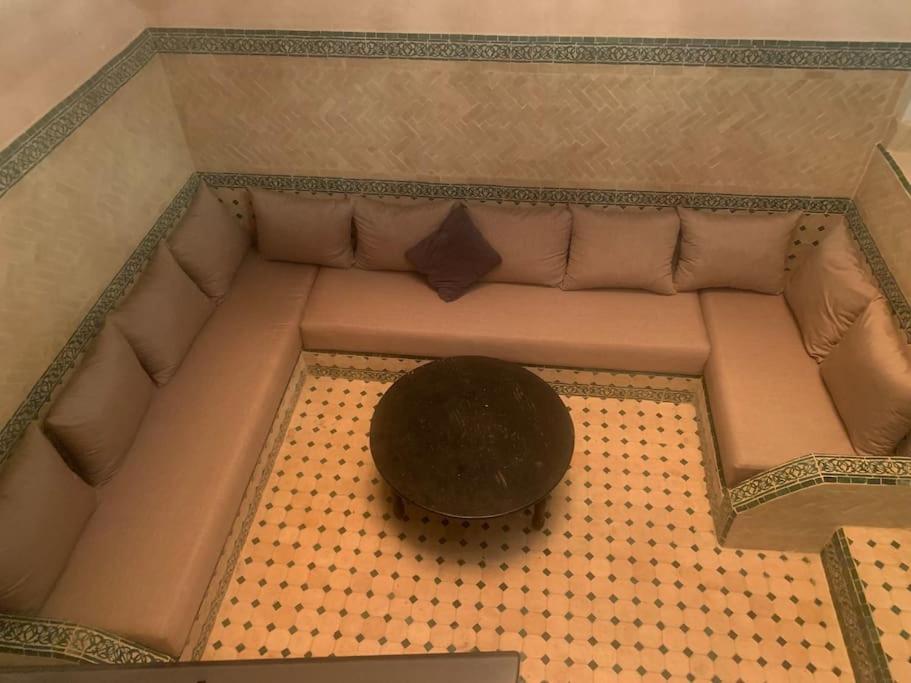Super Riad Avec Piscine Interieure Marrakesh Exterior photo